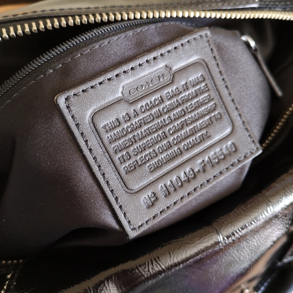 Ashley Convertible Horse and Carriage Bag - Picture 7 of 8